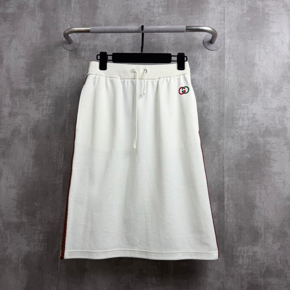 ❌sold❌Authentic Gucci White Midi Skirt with Logo Accent
